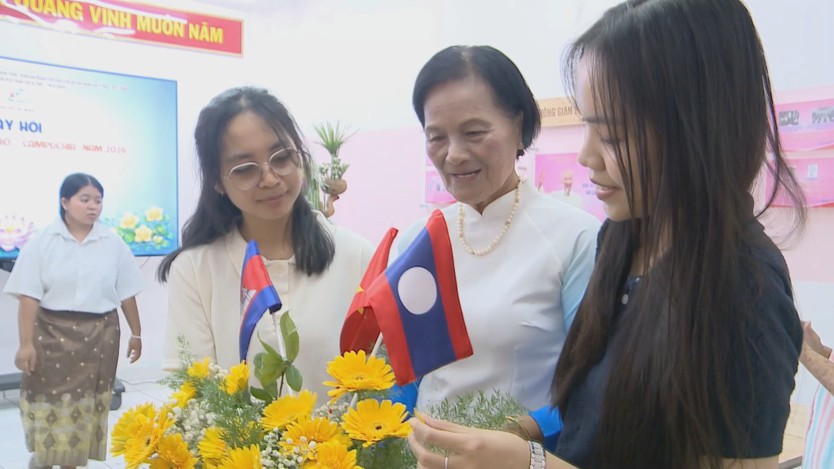 Ngày hội Gia đình Việt Nam - Lào - Campuchia vun đắp tình hữu nghị ba nước - Ảnh 2.