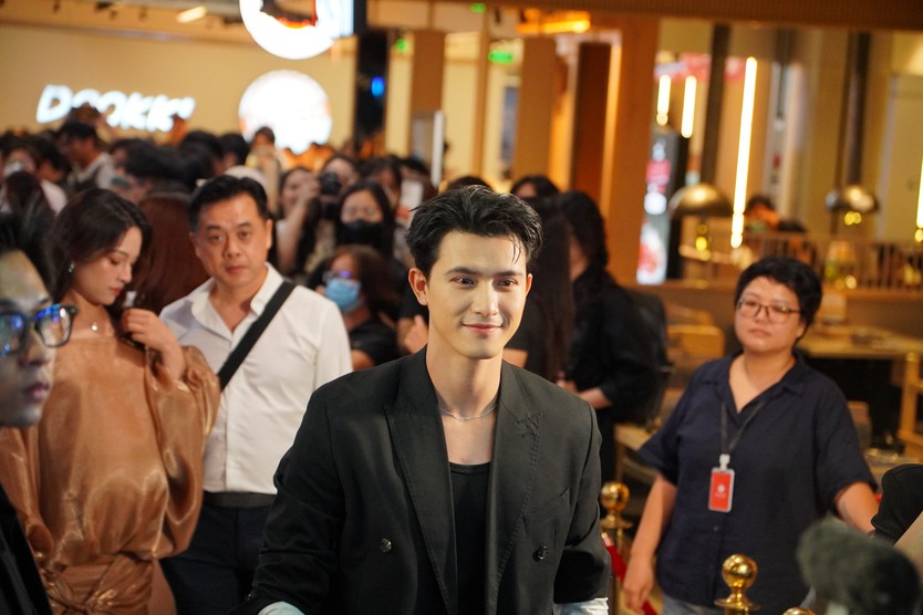 Hoàng Yến Chibi "kết đôi" cùng Lee Yi Kyung trong "Mẹ ơi, về nhà" - Ảnh 14.