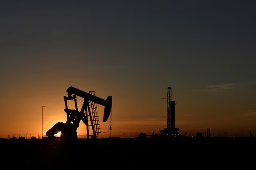 Mỹ không kích Iran sau nhiều vụ tấn công tàu hàng qua eo biển Hormuz - Ảnh 2.
