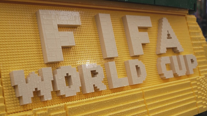 Lego ra mắt mô hình chiếc cúp World Cup cao hơn 8 mét - Ảnh 5.