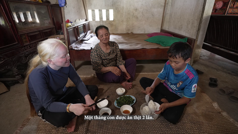 Mái ấm gia đình Việt: Cậu bé mồ côi mẹ chỉ ước một lần được ôm bố - Ảnh 4.