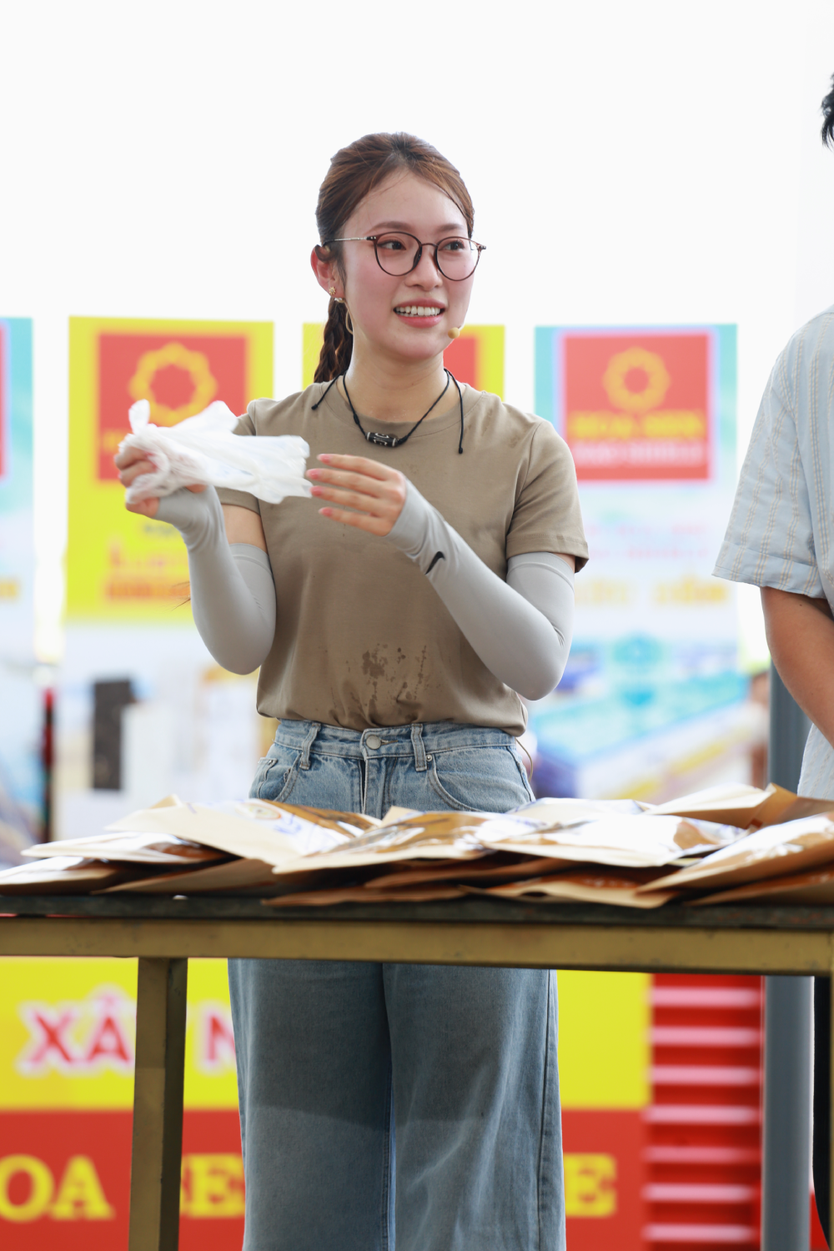 Khánh Vy, Võ Điền Gia Huy khóc hết nước mắt trong Mái ấm gia đình Việt- Ảnh 2.