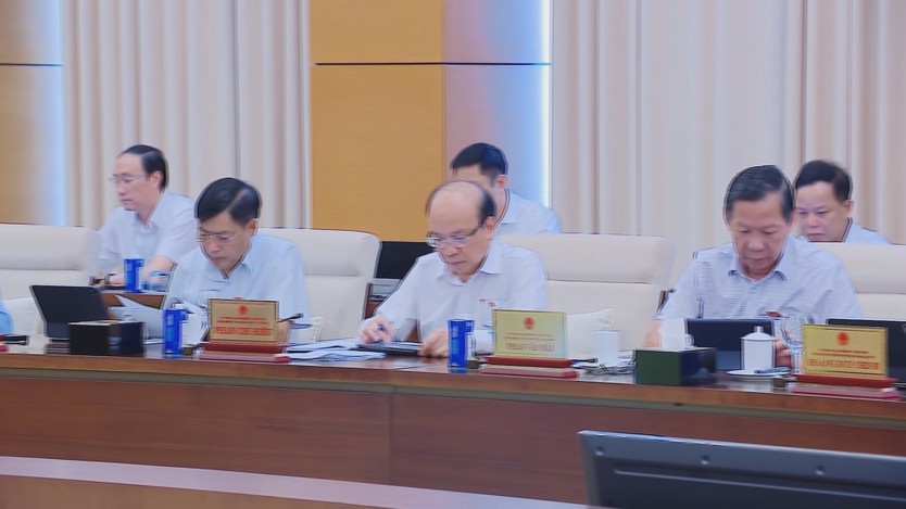 Ủy ban Thường vụ Quốc hội khai mạc Phiên họp thứ tư, chuẩn bị nội dung cho các kỳ họp Quốc hội năm 2026 - Ảnh 4.