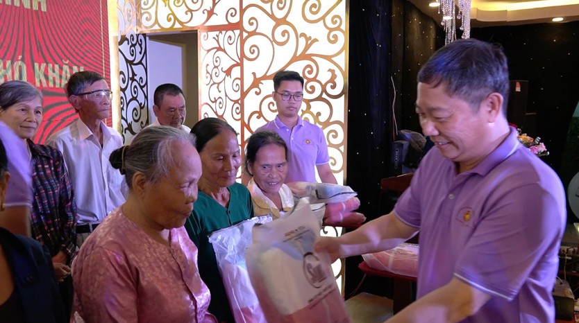 Hơn 100 cán bộ tuyên giáo - dân vận, báo chí - xuất bản TP. Hồ Chí Minh về nguồn: “Hành trình tri ân - về miền đất lửa” - Ảnh 4.