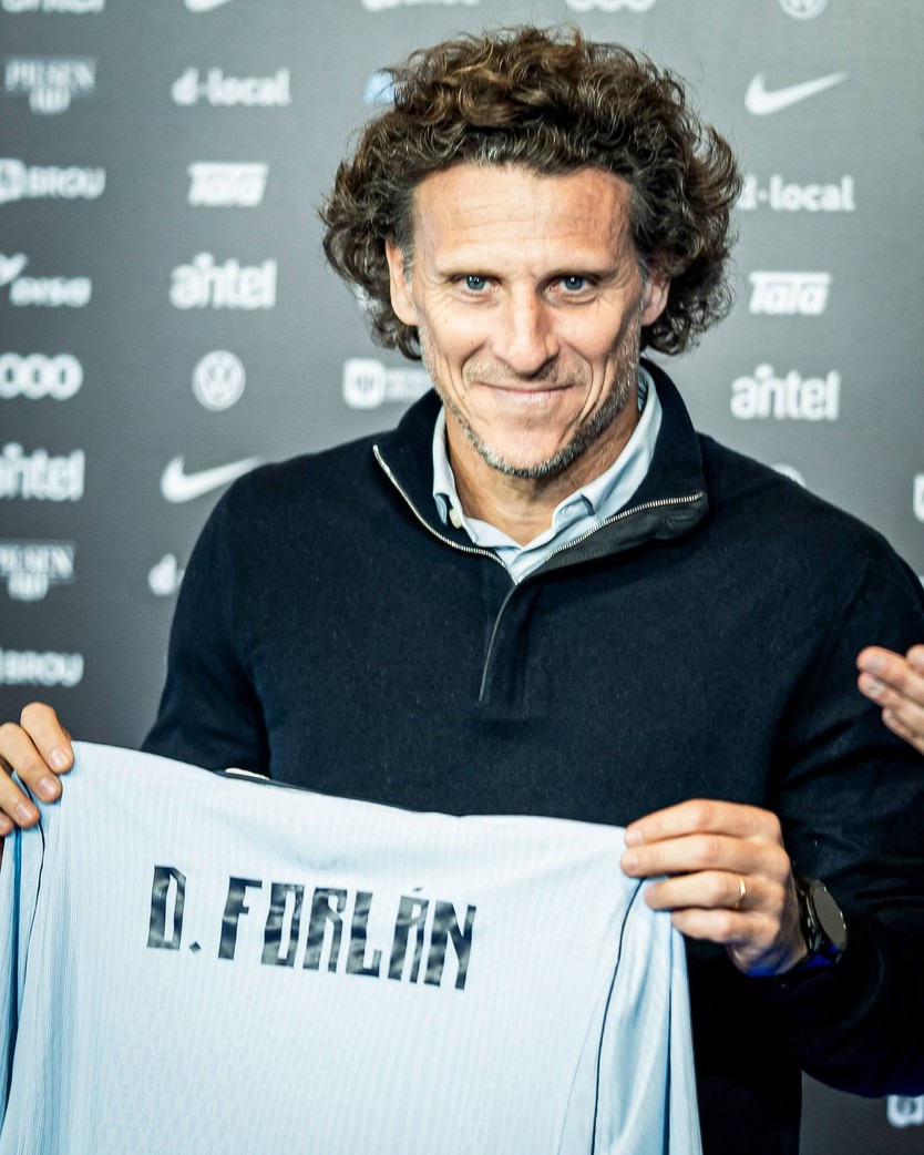 Diego Forlan tạm quyền dẫn dắt đội tuyển Uruguay - Ảnh 1.