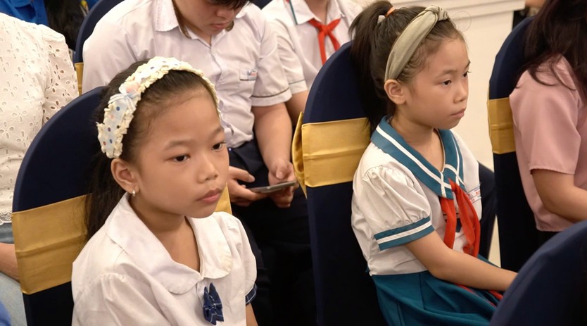 Hơn 100 cán bộ tuyên giáo - dân vận, báo chí - xuất bản TP. Hồ Chí Minh về nguồn: “Hành trình tri ân - về miền đất lửa” - Ảnh 5.