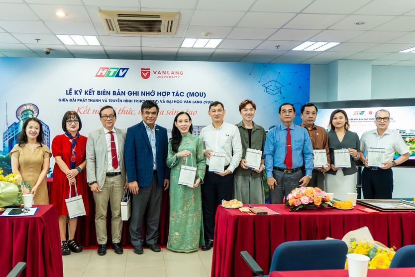 Lễ ký kết Biên bản ghi nhớ hợp tác giữa HTV và Trường Đại học Văn Lang trên tinh thần phát huy, đổi mới, sáng tạo, hiệu quả - Ảnh 1.