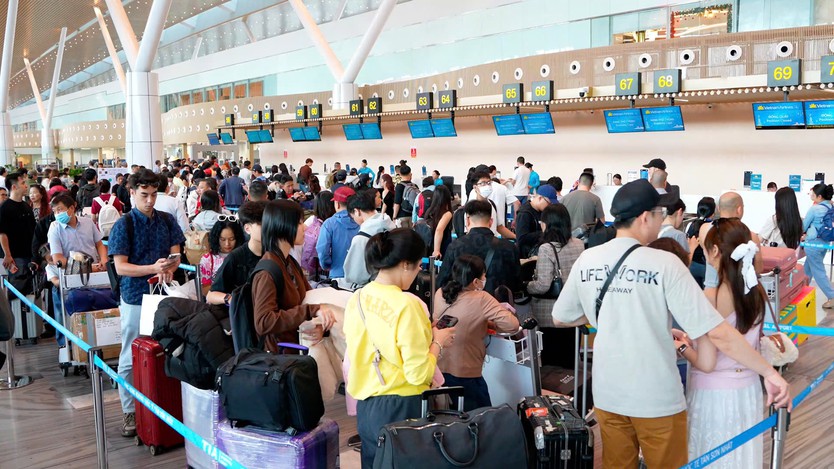 Vietnam Airlines tăng thêm 60.000 chỗ phục vụ dịp Quốc khánh 2/9 - Ảnh 1.