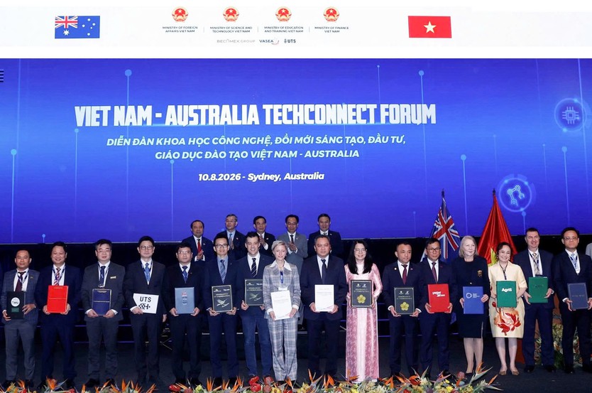 Vietnam Airlines hợp tác với RMIT và Trip.com, mở rộng thị trường quốc tế - Ảnh 1.