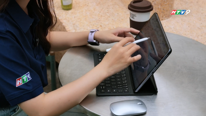 Hành trang công nghệ toàn diện cho mùa tựu trường: Giải mã sức hút từ hệ sinh thái trẻ trung của Huawei - Ảnh 1.