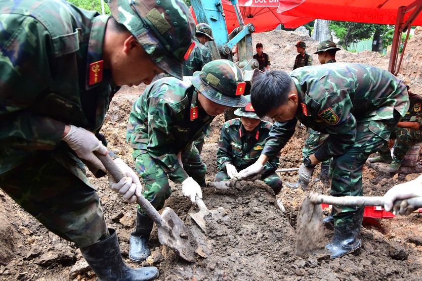 Hôm nay 13/8, phát hiện và quy tập thêm 18 bộ hài cốt liệt sĩ - Ảnh 1.