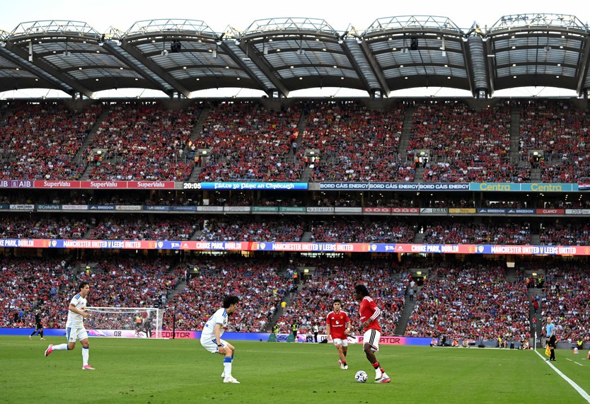 Manchester United thắng Leeds trên loạt luân lưu tại Dublin - Ảnh 1.