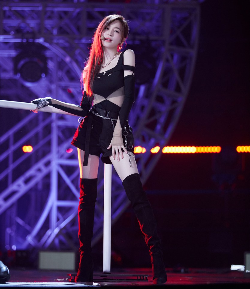 Trang Pháp hội ngộ Vương Tâm Lăng, Ngô Khắc Quần tại đại nhạc hội Vô Hồ- Ảnh 3.