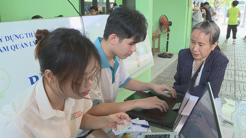 Hơn 13.000 hồ sơ đăng ký thẻ giao thông công cộng sau hơn một tuần - Ảnh 5.