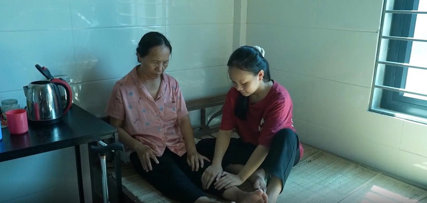 Chuyện cô bé mồ côi cha, mẹ bị tai biến trong "Mái ấm gia đình Việt" - Ảnh 3.