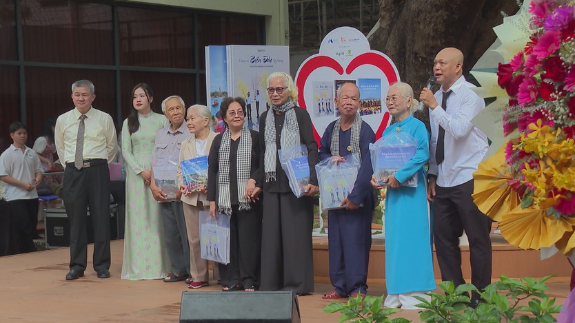 Nguyễn Á và hành trình kể chuyện đất nước qua những khuôn hình- Ảnh 12.