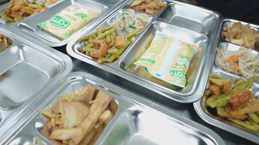 Siết chặt kiểm soát an toàn thực phẩm từ chợ đầu mối đến bếp ăn - Ảnh 4.
