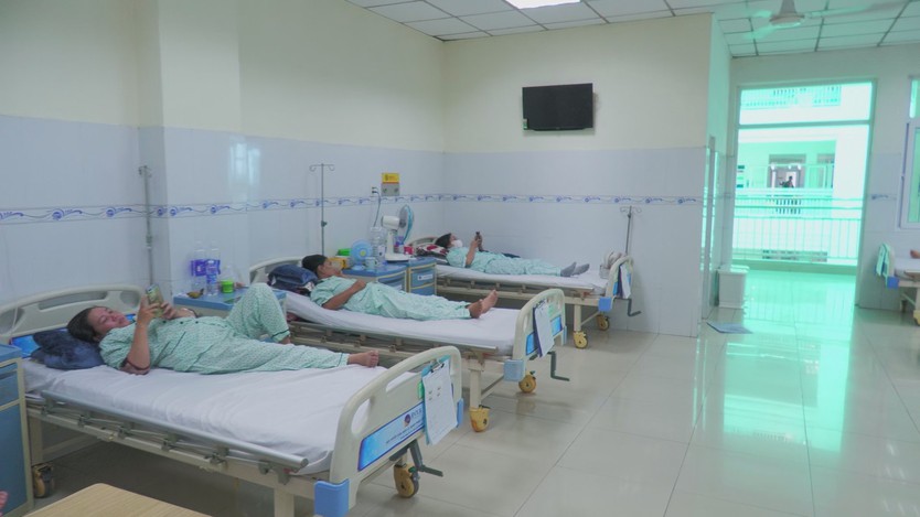 Sốt xuất huyết bước vào mùa cao điểm, người dân chú ý không chủ quan - Ảnh 1.