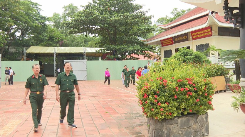 Những người trở về Công viên Lê Thị Riêng tìm đồng đội năm xưa - Ảnh 1.