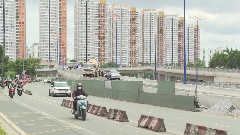 Cầu vượt N4 nút giao An Phú: Gấp rút hoàn thiện, sẵn sàng thông xe - Ảnh 2.