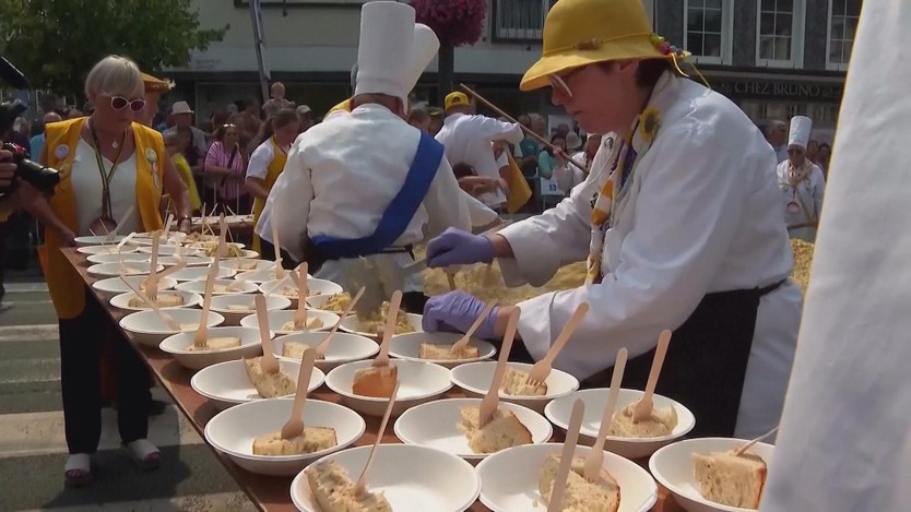 Lễ hội Trứng tráng khổng lồ lần thứ 30 ở Bỉ - Ảnh 5.