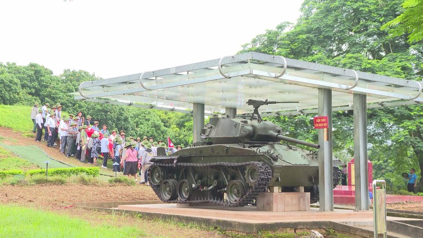 Đoàn cựu chiến binh đã đến tham quan di tích Đồi A1 - Chiến trường Điện Biên Phủ - Ảnh 3.