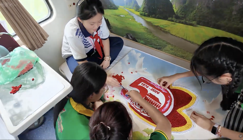 A, Bạn Đây Rồi!: Rạng ngời trang sử Đội qua hành trình "Em yêu Tổ quốc Việt Nam" - Ảnh 4.