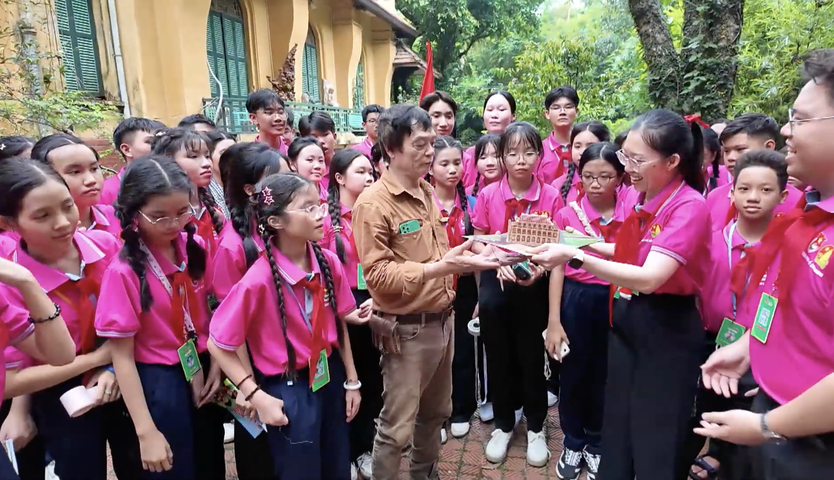 A, Bạn Đây Rồi!: Rạng ngời trang sử Đội qua hành trình "Em yêu Tổ quốc Việt Nam" - Ảnh 13.