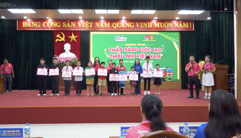 A, Bạn Đây Rồi!: Rạng ngời trang sử Đội qua hành trình "Em yêu Tổ quốc Việt Nam" - Ảnh 23.