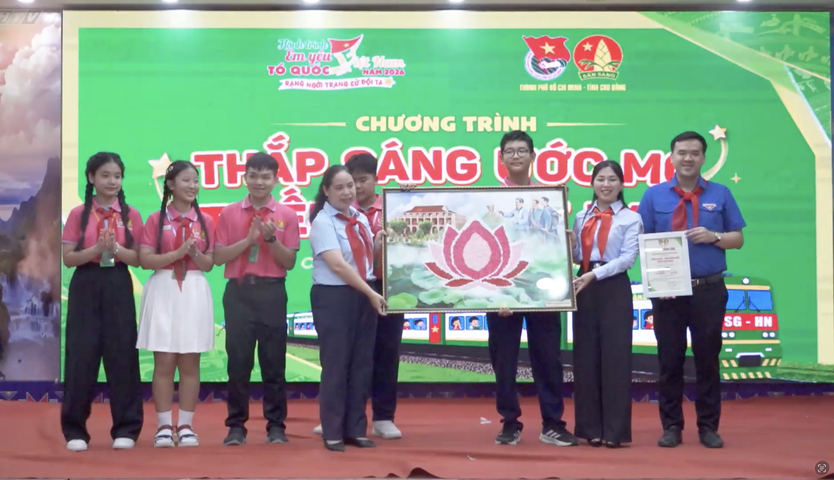 A, Bạn Đây Rồi!: Rạng ngời trang sử Đội qua hành trình "Em yêu Tổ quốc Việt Nam" - Ảnh 24.