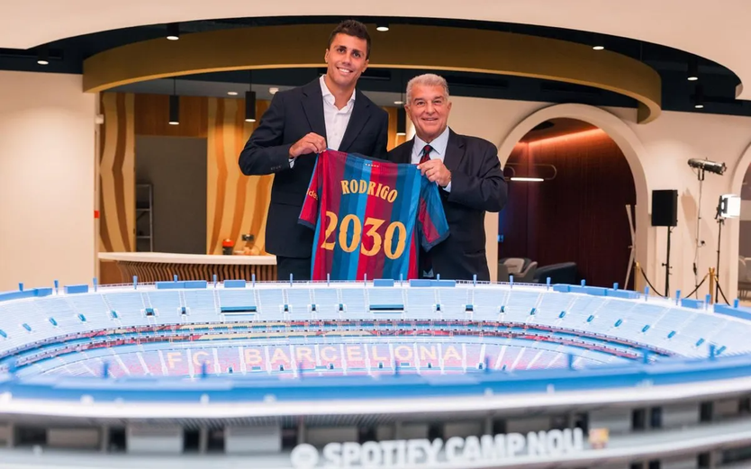 Rodri ra mắt Barca - Ảnh 7.