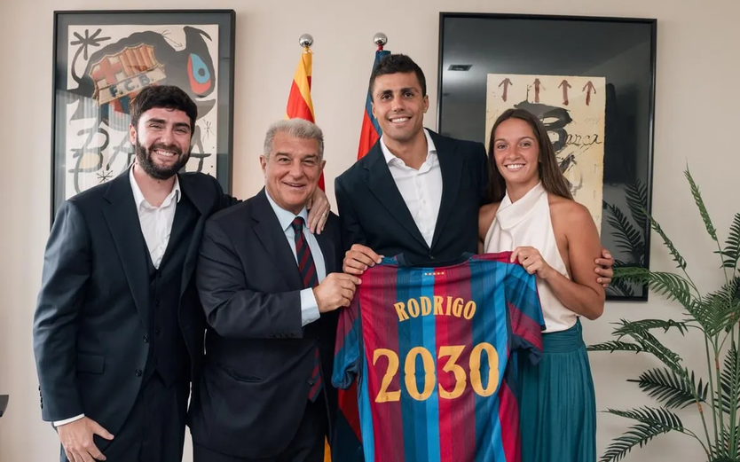 Rodri ra mắt Barca - Ảnh 3.