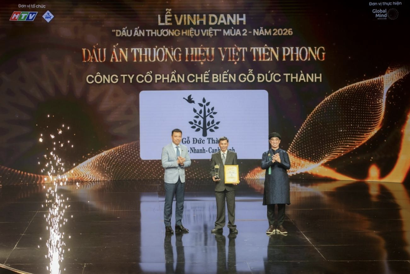 Công ty Cổ phần Chế biến Gỗ Đức Thành được vinh danh “Dấu ấn Thương hiệu Việt Tiên phong” - Ảnh 1.