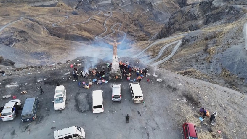 Bolivia: Người dân vùng núi Andes mừng Ngày Mẹ Trái Đất- Ảnh 1.
