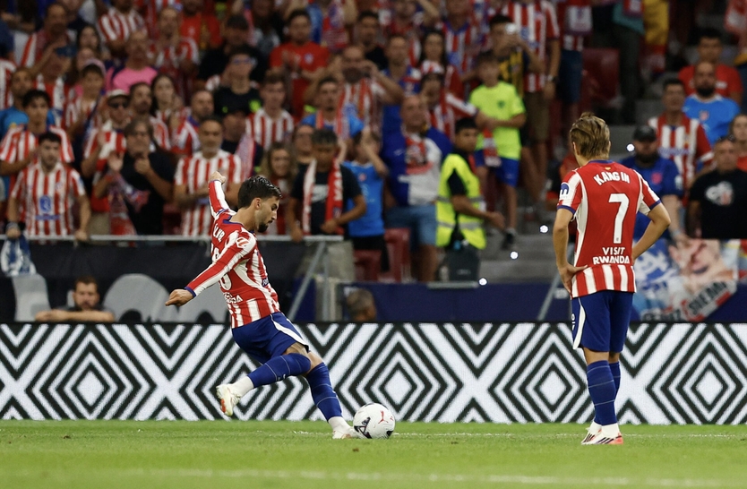 Atletico Madrid hạ Malaga trong ngày vắng Álvarez- Ảnh 4.