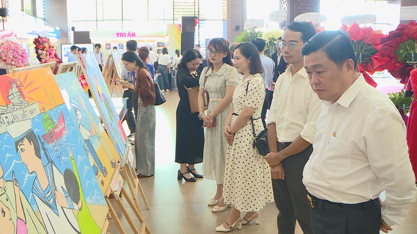 TP. Hồ Chí Minh tri ân Chủ tịch Tôn Đức Thắng qua "Hành trình 20 mùa hoa"  - Ảnh 3.