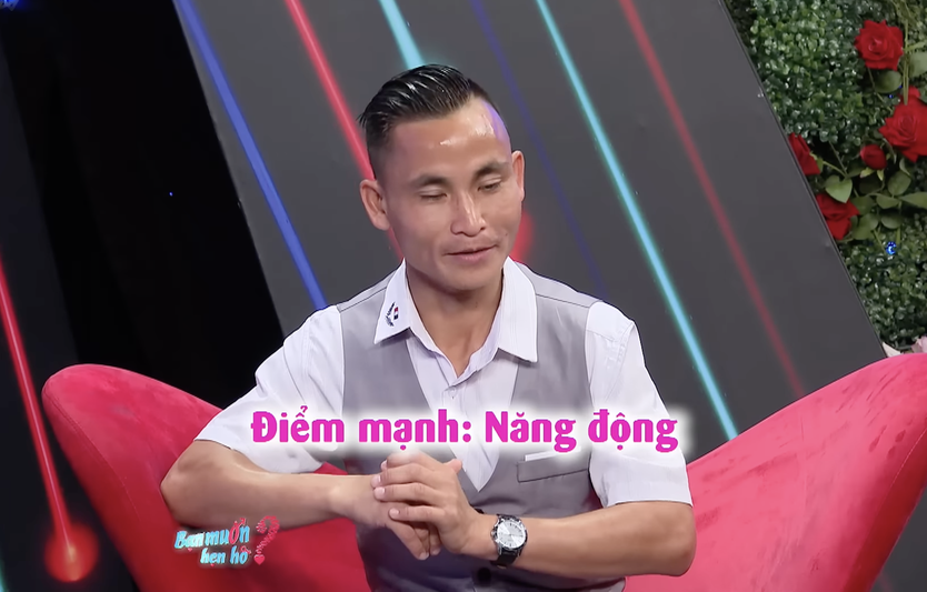 Bạn muốn hẹn hò: Chàng trai quỳ gối xin bấm nút, cô gái vẫn từ chối- Ảnh 2.