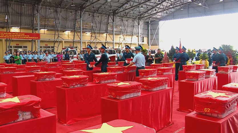 Bàn giao hơn 7.000 mẫu hài cốt liệt sĩ về Hà Nội, tiếp tục hành trình xác định danh tính - Ảnh 2.