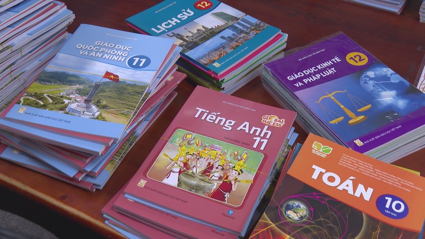 TP. Hồ Chí Minh triển khai chính sách miễn phí sách giáo khoa giáo dục phổ thông trên địa bàn - Ảnh 2.
