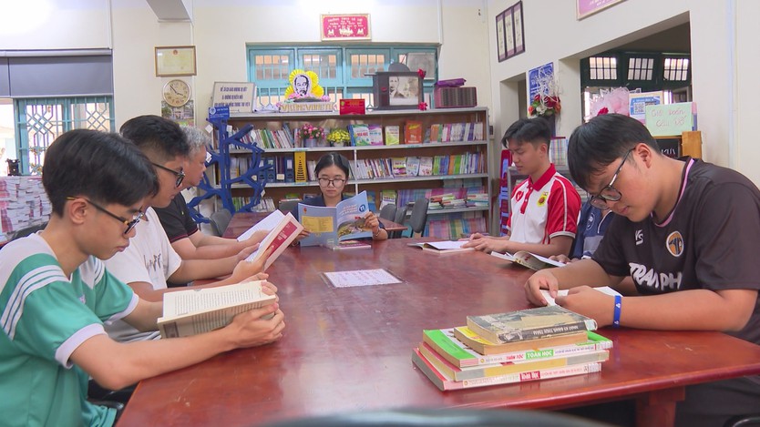 TP. Hồ Chí Minh triển khai chính sách miễn phí sách giáo khoa giáo dục phổ thông trên địa bàn - Ảnh 4.