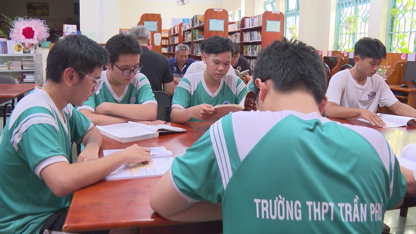 TP. Hồ Chí Minh triển khai chính sách miễn phí sách giáo khoa giáo dục phổ thông trên địa bàn - Ảnh 5.