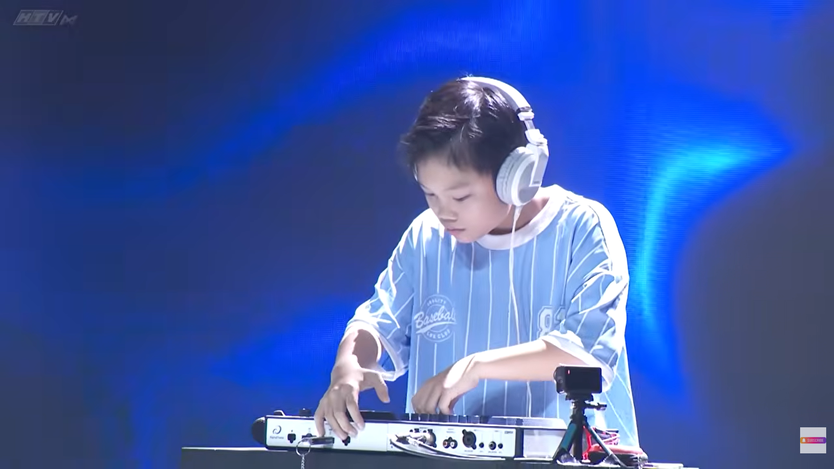 Siêu tài năng nhí 12 tuổi đa tài từ DJ, rap đến hiphop khiến Võ Tấn Phát cho "100 điểm"- Ảnh 1.