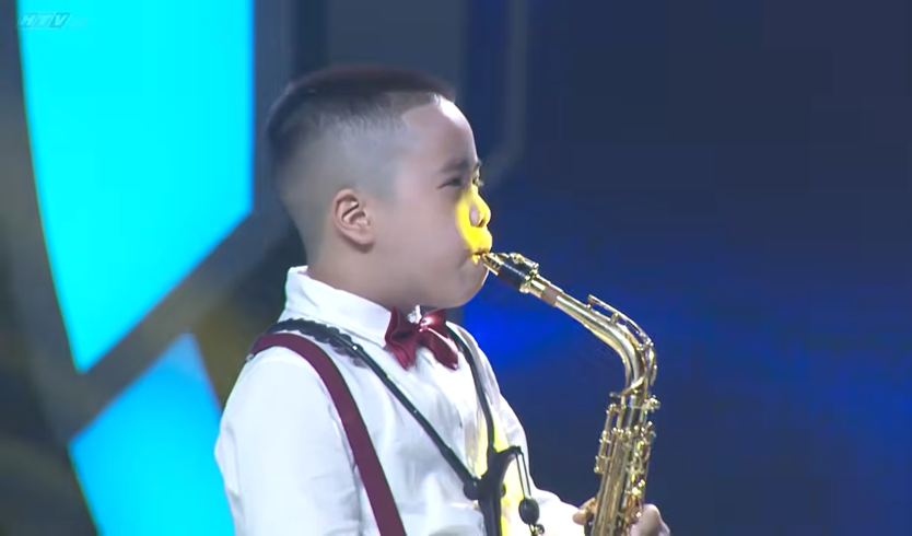 Siêu tài năng nhí: Duy Khoa chinh phục sân khấu Bán kết 3 bằng saxophone- Ảnh 5.
