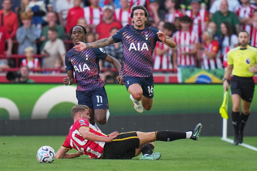 Manchester United và Tottenham khởi đầu tệ hại tại Premier League- Ảnh 3.