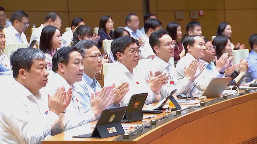 Quốc hội chính thức thông qua Luật Phát triển đô thị - Ảnh 4.