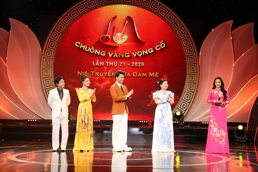 Chuông vàng vọng cổ 2026: Đêm Tuyển chọn 4 - Đong đầy cảm xúc "Vẹn một chữ tình" - Ảnh 21.
