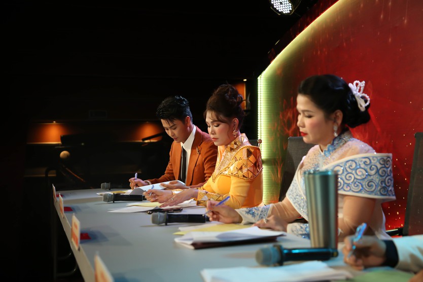 Chuông vàng vọng cổ 2026: Đêm Tuyển chọn 4 - Đong đầy cảm xúc "Vẹn một chữ tình" - Ảnh 23.