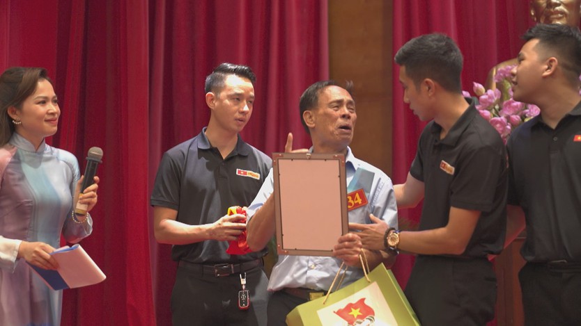Những bức di ảnh đưa các Anh hùng liệt sĩ trở về - Ảnh 2.