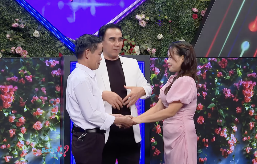 Bạn muốn hẹn hò: Chị gái chủ tiệc cưới tự tay mang tráp trầu cau đi "hỏi chồng"- Ảnh 9.