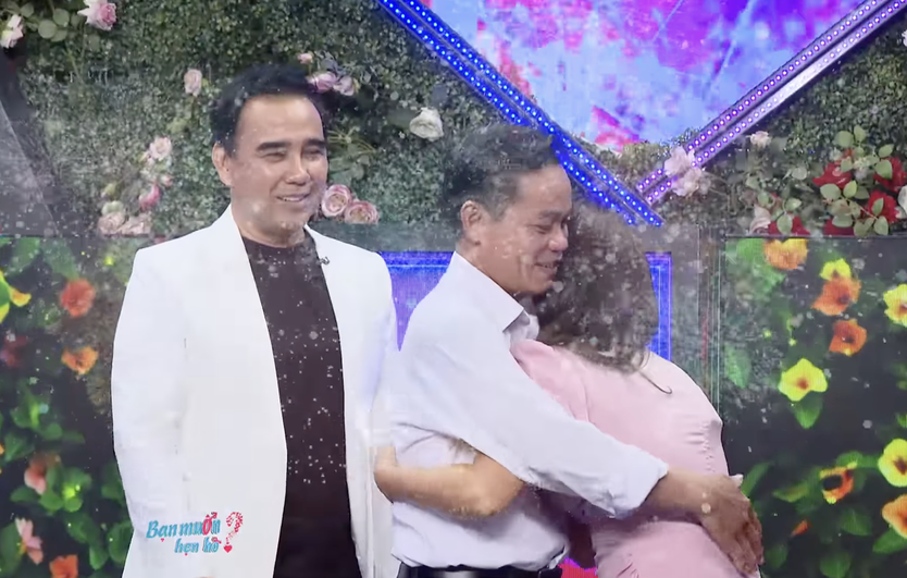Bạn muốn hẹn hò: Chị gái chủ tiệc cưới tự tay mang tráp trầu cau đi "hỏi chồng"- Ảnh 17.
